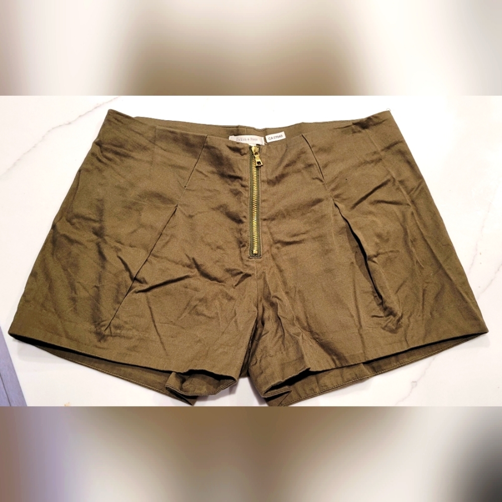 3 for $15 Dylan & Rose | Army green shorts. size 2